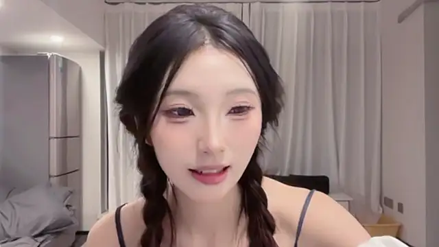 Snapshot of ZhaoZhao-ZM chatting on September 26, 2025, 1:07 pm ZhaoZhao-ZM online show from September 26, 2025, 1:07 pm