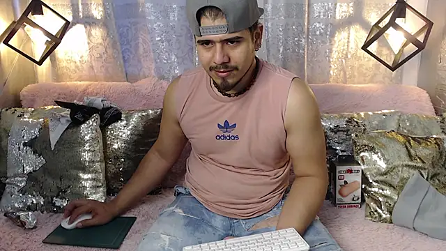 Snapshot of thiago_bos chatting on September 24, 2025, 11:28 am thiago bos online show from September 24, 2025, 11:28 am