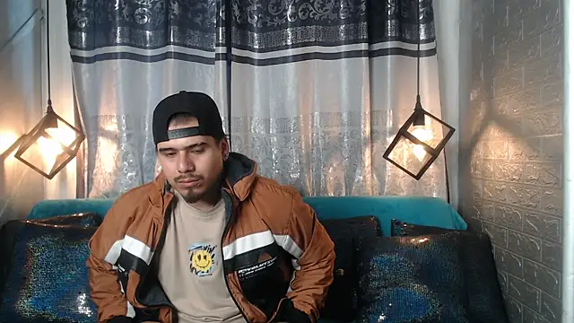 Snapshot of thiago_bos chatting on October 14, 2025, 11:22 am thiago bos online show from October 14, 2025, 11:22 am