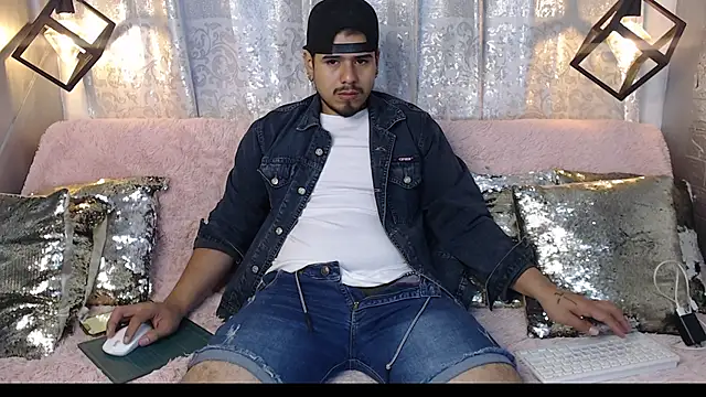 Snapshot of thiago_bos chatting on September 21, 2025, 11:37 am thiago bos online show from September 21, 2025, 11:37 am