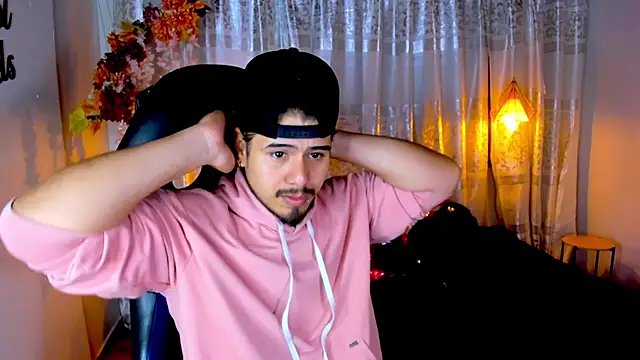 Snapshot of thiago_bos chatting on October 2, 2025, 11:35 am thiago bos online show from October 2, 2025, 11:35 am