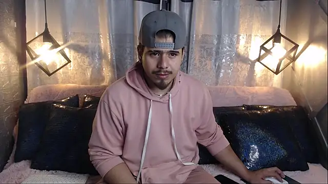 Snapshot of thiago_bos chatting on October 20, 2025, 10:27 am thiago bos online show from October 20, 2025, 10:27 am