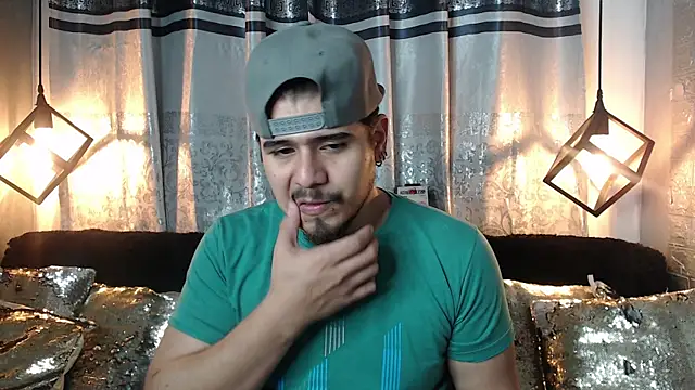 Snapshot of thiago_bos chatting on October 8, 2025, 10:39 am thiago bos online show from October 8, 2025, 10:39 am