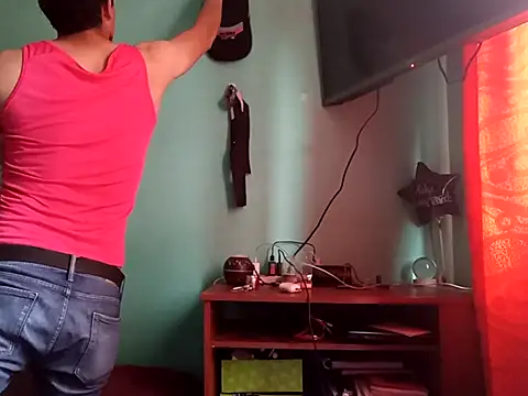 Snapshot of True_Di chatting on October 3, 2025, 6:53 pm True Di online show from October 3, 2025, 6:53 pm