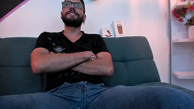 DanteWinter online show from September 18, 2025, 4:37 am