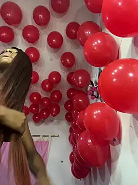 MarianRosse online show from December 15, 2025, 2:56 pm