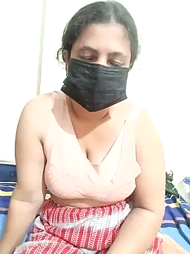 Snapshot of Bonni-20 chatting on October 27, 2025, 12:28 pm Bonni-20 online show from October 27, 2025, 12:28 pm