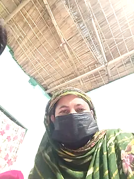 Snapshot of Bonni-20 chatting on October 29, 2025, 11:31 am Bonni-20 online show from October 29, 2025, 11:31 am