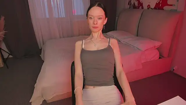 daily glam online show from November 11, 2025, 12:22 pm