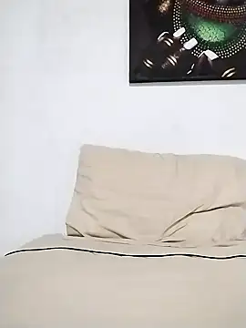 latinblack16 online show from November 4, 2025, 3:54 am