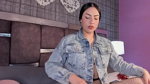 Snapshot of AmaaraRosse chatting on October 24, 2025, 1:32 pm AmaaraRosse online show from October 24, 2025, 1:32 pm