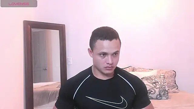 Snapshot of KingLevi01 chatting on September 23, 2025, 12:06 am KingLevi01 online show from September 23, 2025, 12:06 am