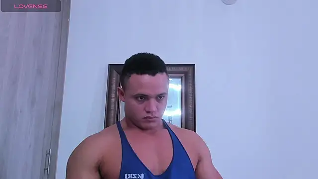 Snapshot of KingLevi01 chatting on October 19, 2025, 5:59 pm KingLevi01 online show from October 19, 2025, 5:59 pm