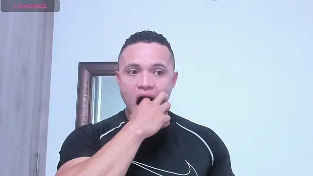 Snapshot of KingLevi01 chatting on October 14, 2025, 10:31 pm KingLevi01 online show from October 14, 2025, 10:31 pm