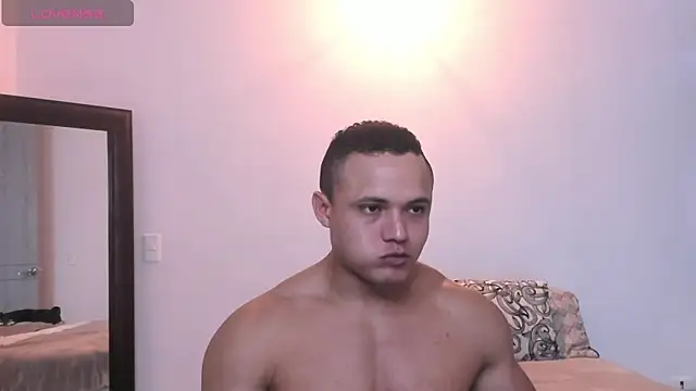 Snapshot of KingLevi01 chatting on September 8, 2025, 3:44 pm KingLevi01 online show from September 8, 2025, 3:44 pm