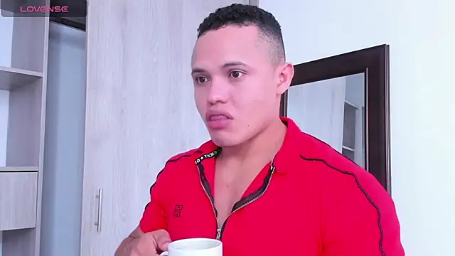 Snapshot of KingLevi01 chatting on September 30, 2025, 4:35 pm KingLevi01 online show from September 30, 2025, 4:35 pm