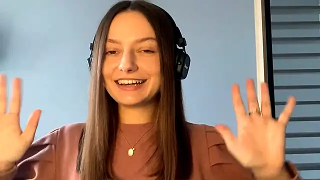 Snapshot of SoulHiperAgne_ chatting on October 3, 2025, 12:06 pm SoulHiperAgne  online show from October 3, 2025, 12:06 pm