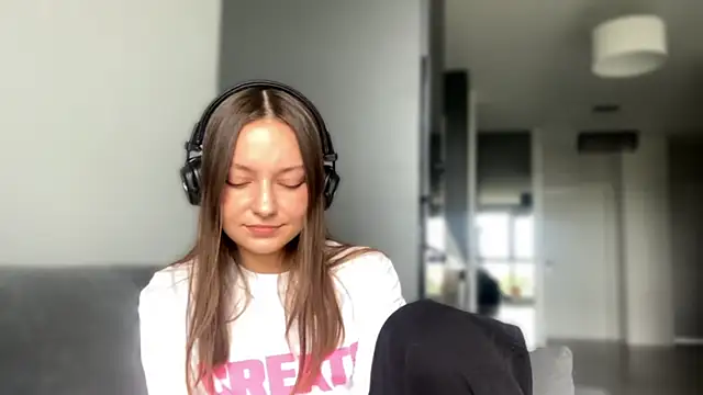 Snapshot of SoulHiperAgne_ chatting on September 18, 2025, 9:45 am SoulHiperAgne  online show from September 18, 2025, 9:45 am