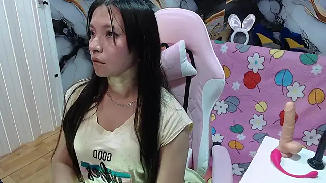 Snapshot of mia_wetts chatting on October 3, 2025, 7:48 pm mia wetts online show from October 3, 2025, 7:48 pm