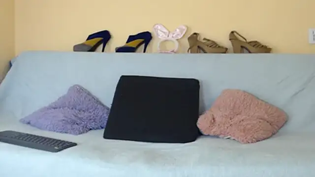 Snapshot of mia_wetts chatting on October 9, 2025, 6:19 pm mia wetts online show from October 9, 2025, 6:19 pm