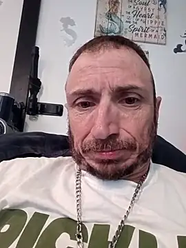 Snapshot of Mrluckstick chatting on November 1, 2025, 8:41 am Mrluckstick online show from November 1, 2025, 8:41 am