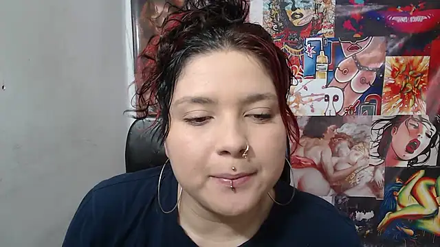 Snapshot of Curvy-Queen chatting on October 14, 2025, 7:58 pm Curvy-Queen online show from October 14, 2025, 7:58 pm