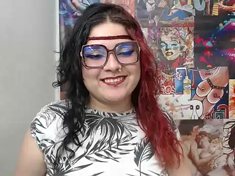 Snapshot of Curvy-Queen chatting on September 20, 2025, 3:11 am Curvy-Queen online show from September 20, 2025, 3:11 am