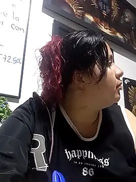 Snapshot of Curvy-Queen chatting on October 7, 2025, 3:07 am Curvy-Queen online show from October 7, 2025, 3:07 am