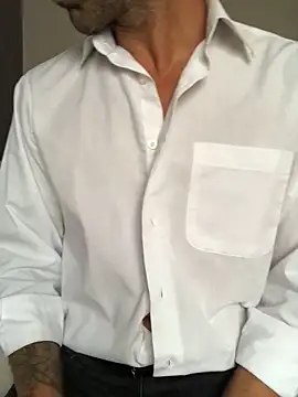 Snapshot of MatteoDom85 chatting on September 9, 2025, 8:57 am MatteoDom85 online show from September 9, 2025, 8:57 am