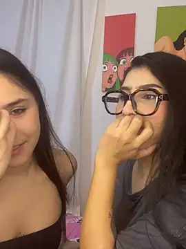 Snapshot of Sweet_and_Rous0 chatting on October 17, 2025, 3:43 am Sweet and Rous0 online show from October 17, 2025, 3:43 am