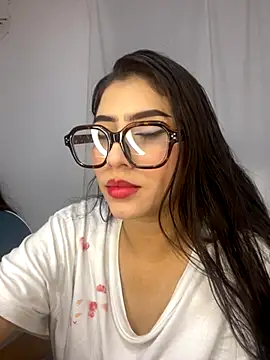 Snapshot of Sweet_and_Rous0 chatting on October 31, 2025, 4:42 am Sweet and Rous0 online show from October 31, 2025, 4:42 am