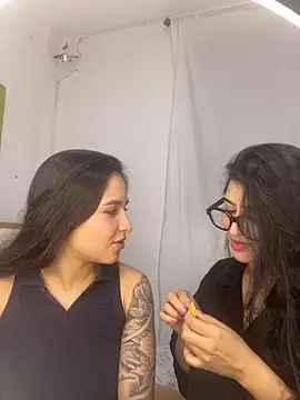 Snapshot of Sweet_and_Rous0 chatting on October 27, 2025, 3:18 am Sweet and Rous0 online show from October 27, 2025, 3:18 am