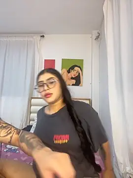 Snapshot of Sweet_and_Rous0 chatting on October 2, 2025, 4:16 am Sweet and Rous0 online show from October 2, 2025, 4:16 am