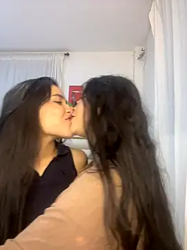 Snapshot of Sweet_and_Rous0 chatting on September 27, 2025, 3:34 am Sweet and Rous0 online show from September 27, 2025, 3:34 am