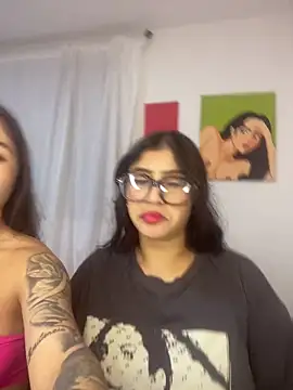 Snapshot of Sweet_and_Rous0 chatting on October 18, 2025, 3:08 am Sweet and Rous0 online show from October 18, 2025, 3:08 am