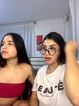 Snapshot of Sweet_and_Rous0 chatting on September 22, 2025, 2:28 am Sweet and Rous0 online show from September 22, 2025, 2:28 am