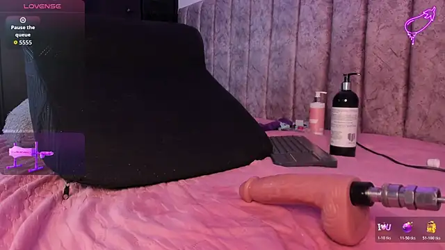 Ambeer fox  online show from March 21, 2026, 1:18 am