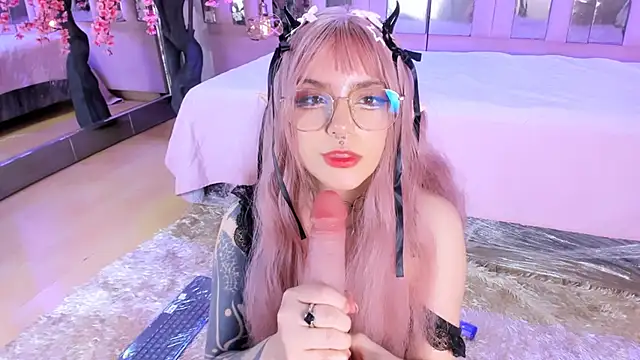 Snapshot of BizzyNoar chatting on September 29, 2025, 11:32 pm BizzyNoar online show from September 29, 2025, 11:32 pm