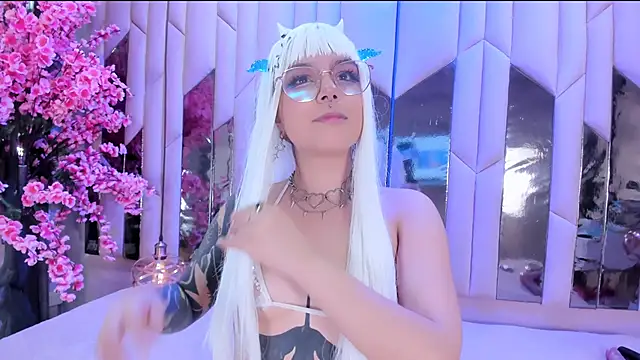 Snapshot of BizzyNoar chatting on September 18, 2025, 9:18 pm BizzyNoar online show from September 18, 2025, 9:18 pm