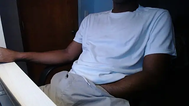 Snapshot of here_cumshot chatting on October 2, 2025, 3:21 am here cumshot online show from October 2, 2025, 3:21 am