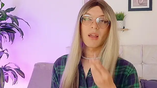 Snapshot of Breidyhard chatting on September 22, 2025, 4:07 am Breidyhard online show from September 22, 2025, 4:07 am