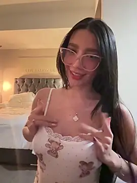 Snapshot of Min_junn chatting on November 15, 2025, 11:31 pm Min junn online show from November 15, 2025, 11:31 pm