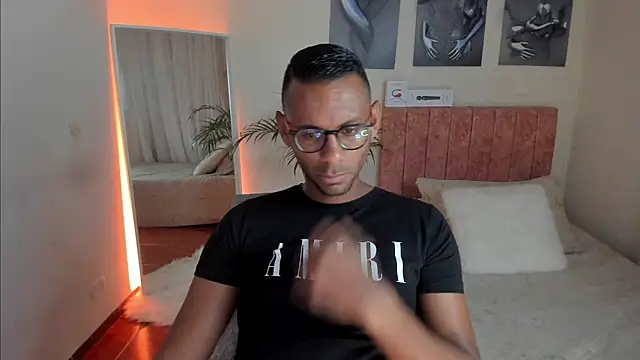 Snapshot of KingEdward_ chatting on October 2, 2025, 10:29 am KingEdward online show from October 2, 2025, 10:29 am