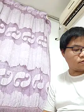 Snapshot of _KaiXin_ chatting on October 28, 2025, 1:32 pm  KaiXin  online show from October 28, 2025, 1:32 pm