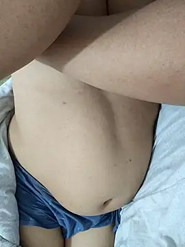  KaiXin  online show from December 4, 2025, 7:24 pm