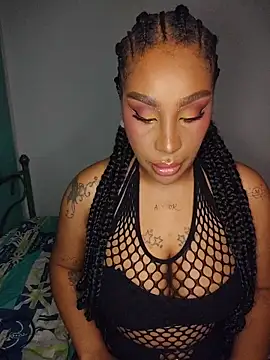 Queen Amara online show from May 29, 2026, 3:45 am