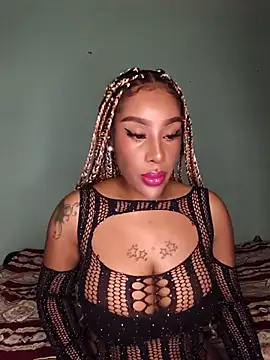 Snapshot of Queen_Amara chatting on September 29, 2025, 3:02 am Queen Amara online show from September 29, 2025, 3:02 am