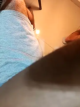 Snapshot of Gallo001 chatting on February 2, 2026, 12:09 am Gallo001 online show from February 2, 2026, 12:09 am