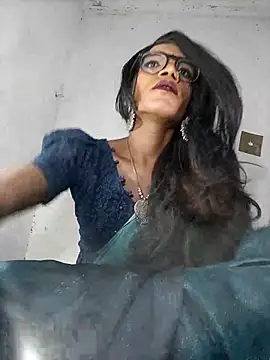 Winterbunny95 online show from October 6, 2025, 7:47 pm