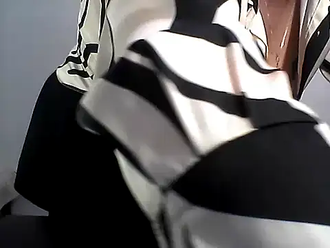 EllaLove2277 online show from December 5, 2025, 6:56 am